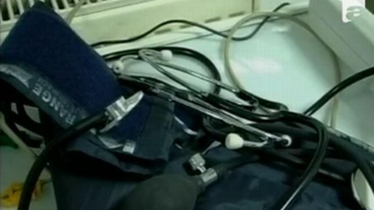 medic din resita acuzat de neglijenta de mama unui baietel de 2 ani bolnav de meningita