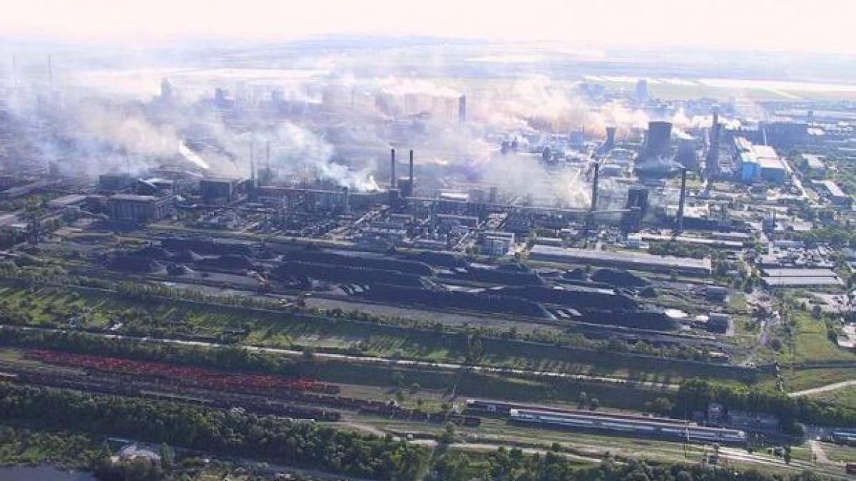 moartea adusa de aer mii de locuitori afectati de praful toxic de la combinatul siderurgic garda de