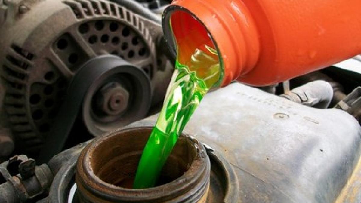 au inceput sa vanda apa colorata in loc de antigel lacomia vanzatorilor va poate distruge masina