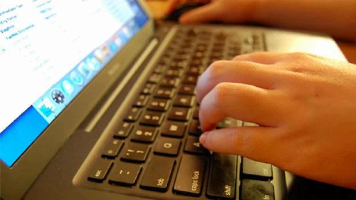 anuntul postat de un elev roman care i a lasat pe toti masca cu cine voia sa mearga la sedinta cu