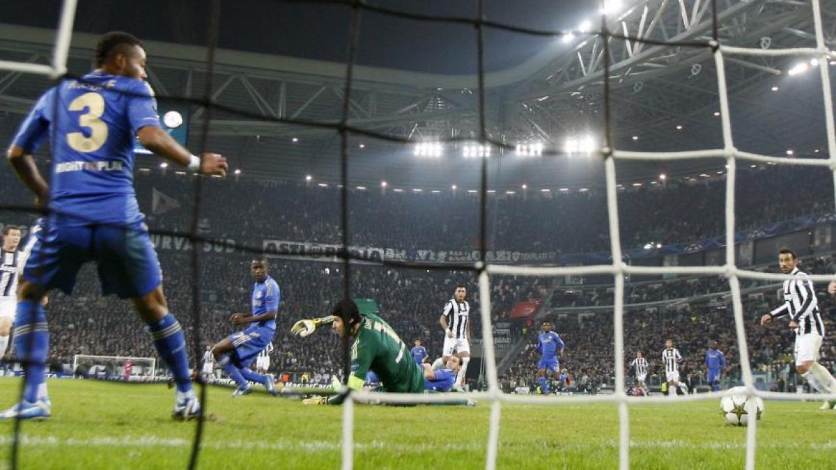 liga campionilor detinatoarea trofeului aproape de eliminare barcelona shakhtar bayern si valencia