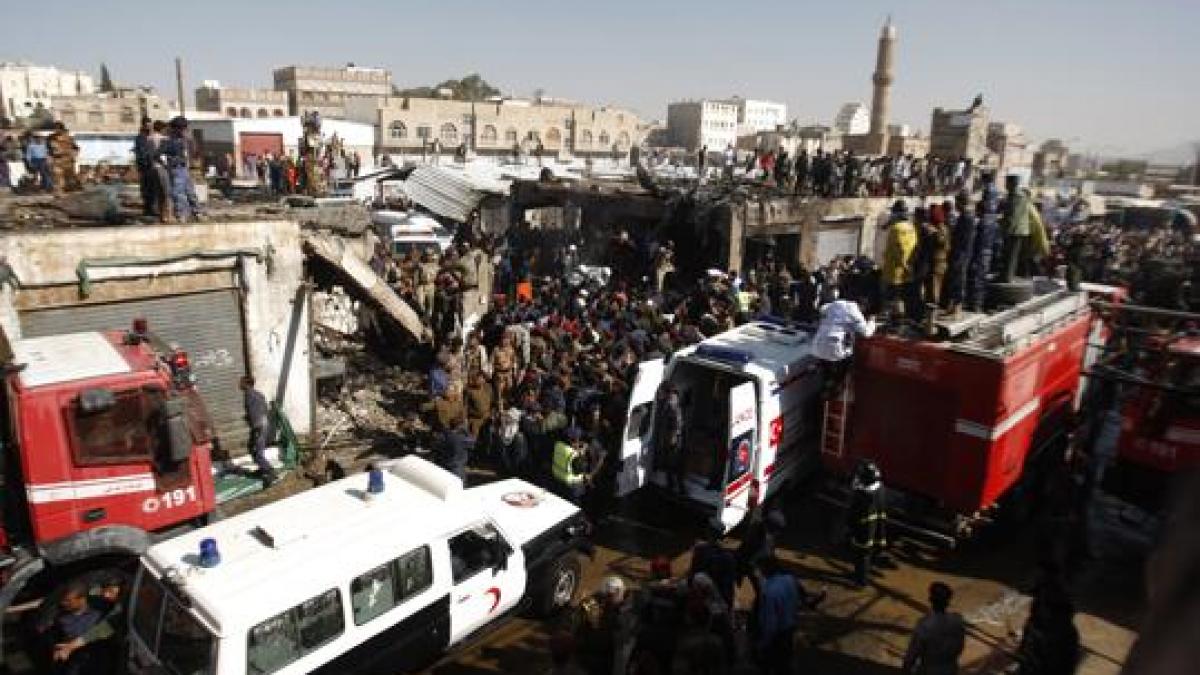 un avion militar s a prabusit in capitala yemenului