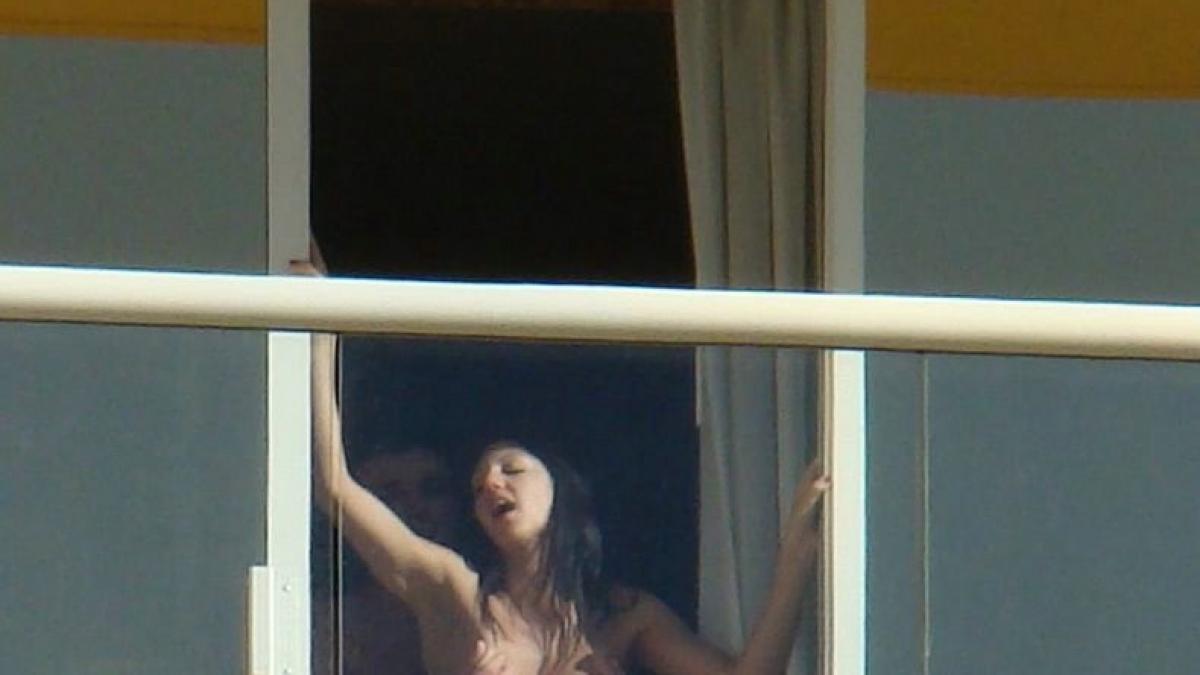 botezau apartamentul pe care si l cumparasera nu si inchipuiau ca sunt urmariti de zeci de ochi