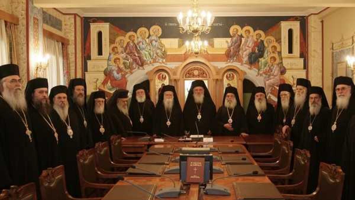 inalti prelati din grecia sunt acuzati de evaziune fiscala