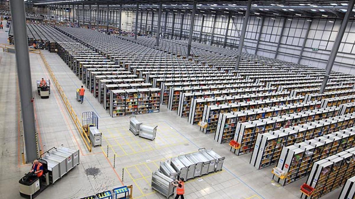 l au poreclit pestera lui mos craciun cum arata depozitul amazon com inainte de sarbatorile de iarna