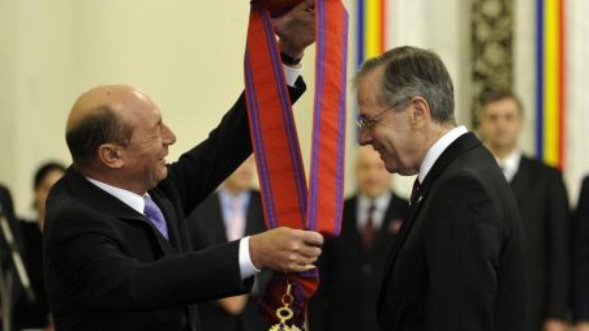 gitenstein decorat din dragoste de presedintele basescu cu steaua romaniei