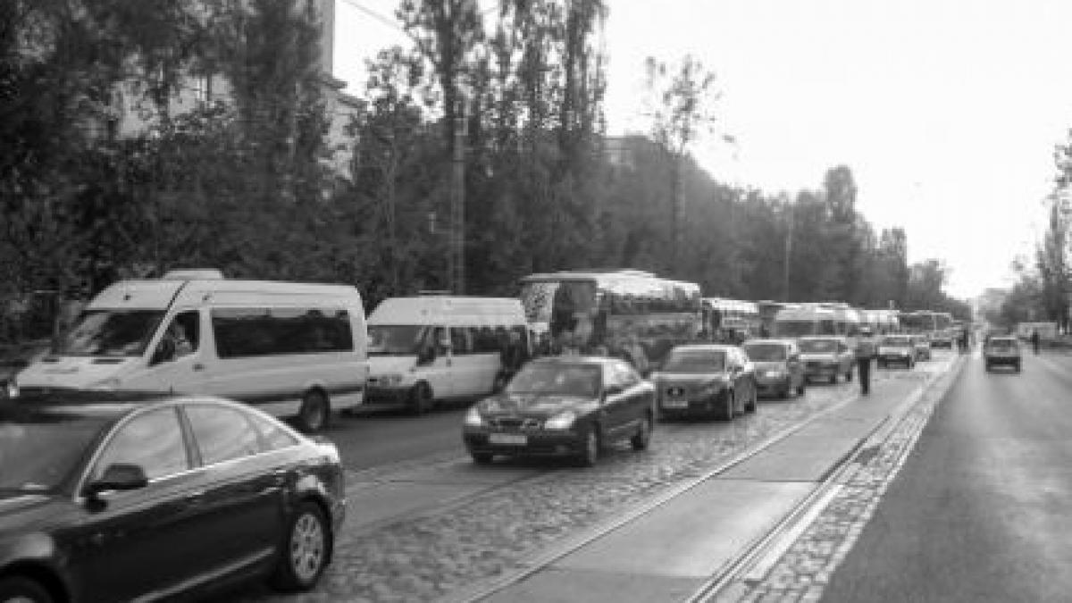 trafic rutier restrictionat in capitala pentru parada militara organizata de ziua nationala