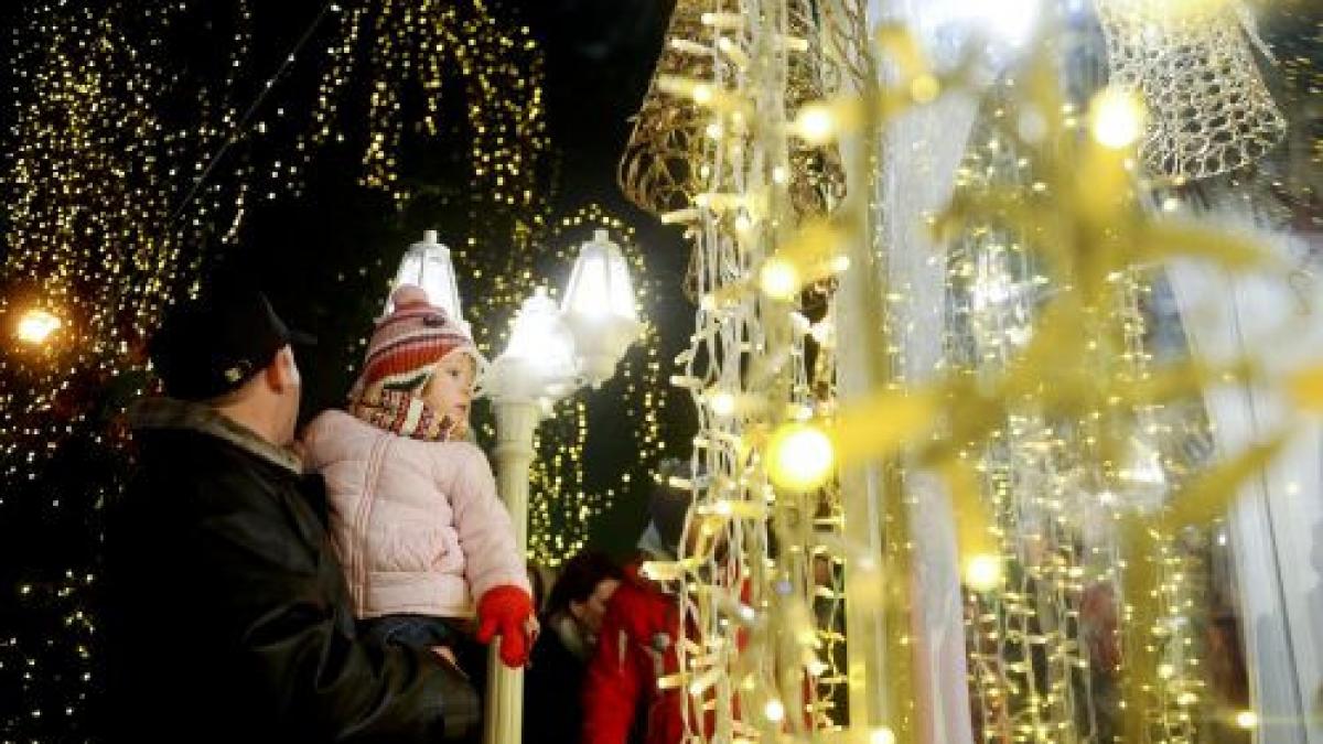 Capitala îmbracă straie de sărbătoare în ajun de Moş Nicolae, când Oprescu va aprinde luminiţele din Bucharest Christmas Market