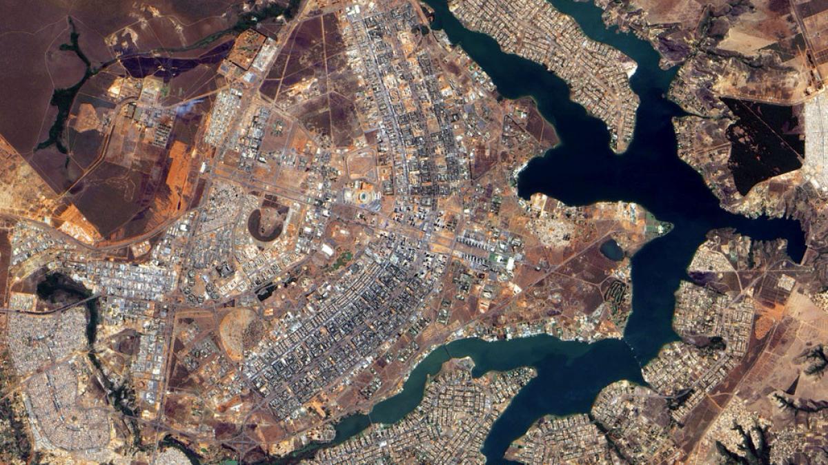 frumusete urbana cum arata orasele din spatiu imagini nasa