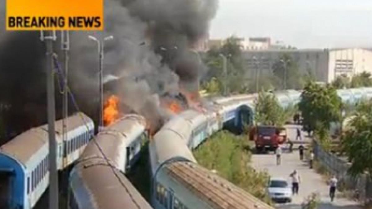 incendiu langa podul grant din capitala sapte vagoane dezafectate cuprinse de flacari