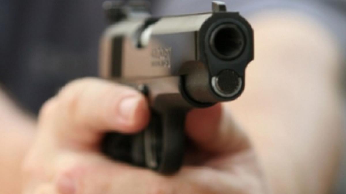 franta un barbat a deschis focul in casa unui vecin sase persoane au fost ranite