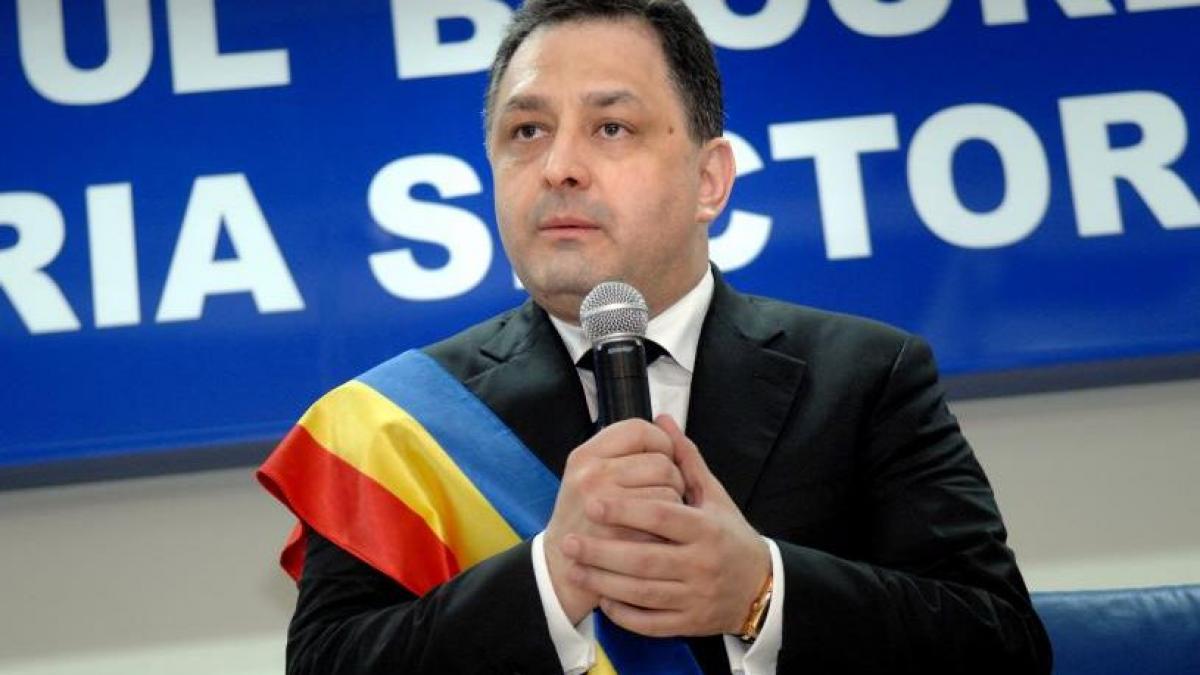 marian vanghelie dusmanul limbii romane provocat de corneliu vadim tudor primarul a facut o noua