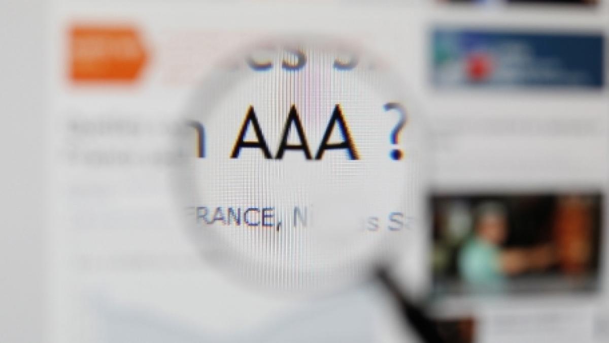 moody s retrogradeaza ratingurile fondurilor de urgenta ale zonei euro