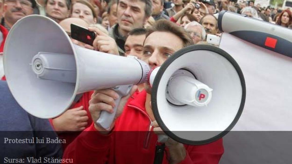 e oficial mircea badea este pe facebook