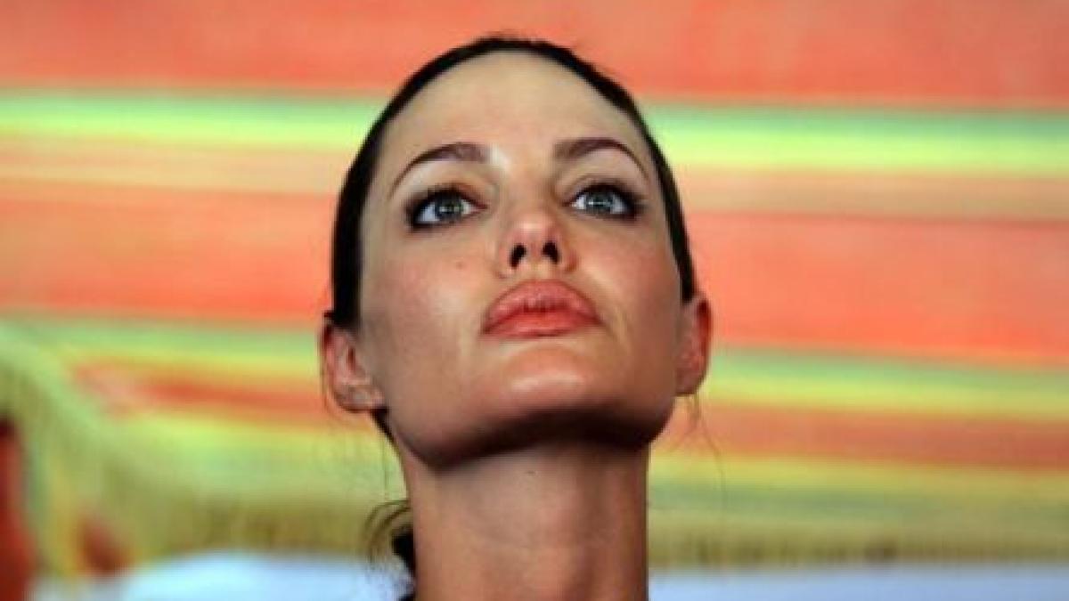veste proasta pentru fanii angelinei jolie vedeta vrea sa se retraga din cinematografie