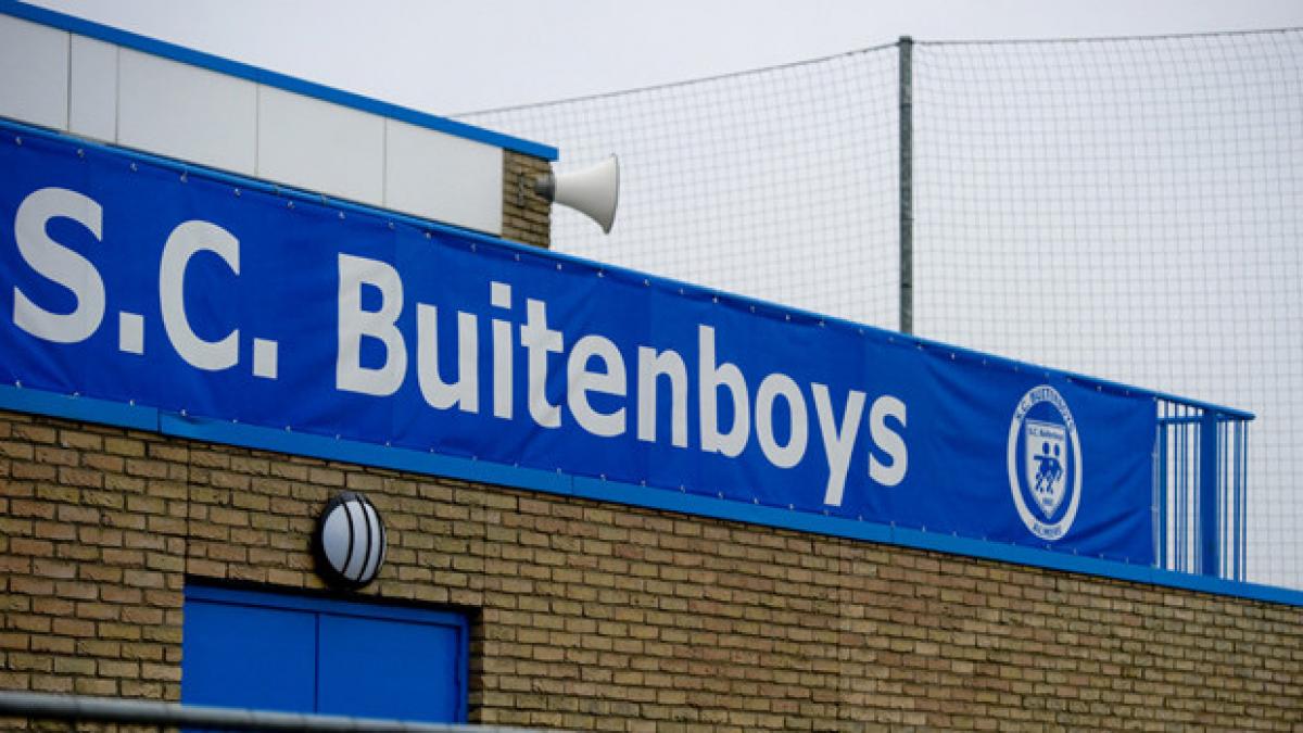 arbitrul olandez batut la un meci de juniori a murit luni la spital