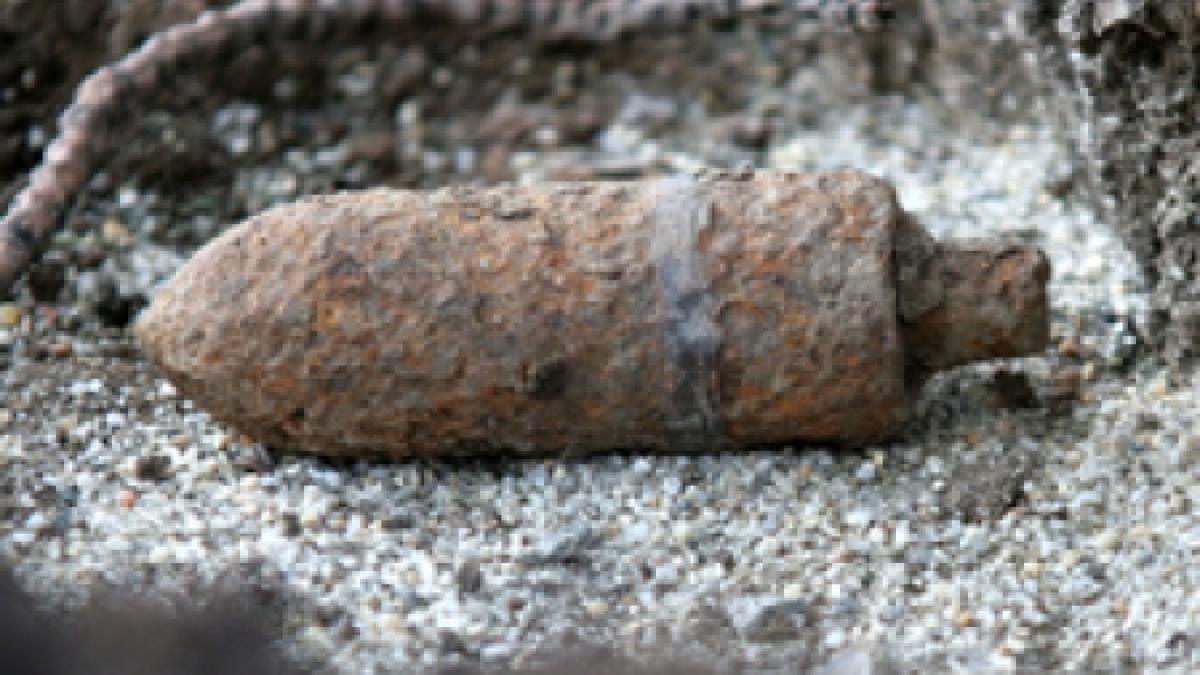 au vrut sa vanda un proiectil de 50 de kilograme dar politistii le au stricat planurile