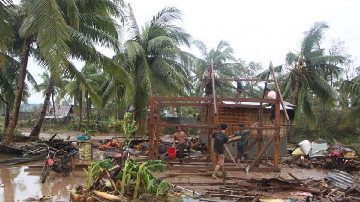 bilantul taifunului bopha in filipine cel putin 238 de morti si sute de disparuti