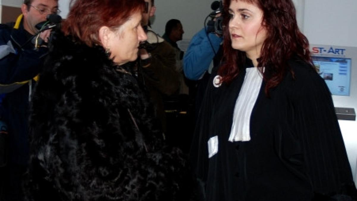 mama elodiei nu mi se pare normal ca nepotul meu sa creasca intr o casa de criminali