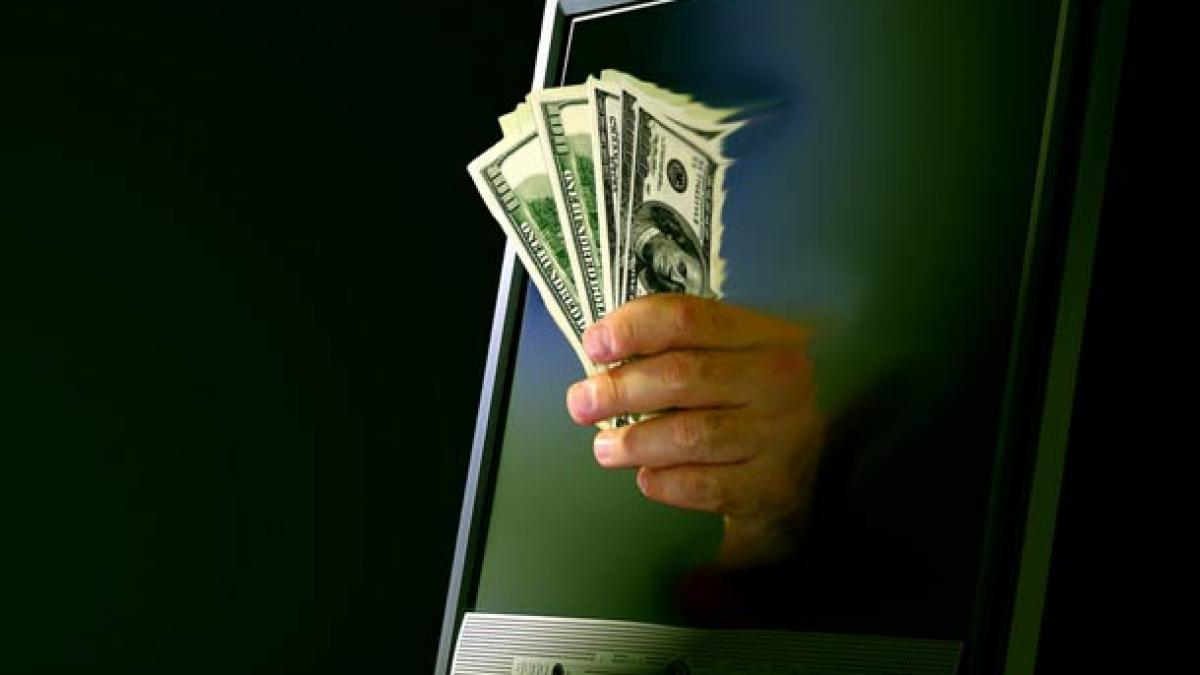 sase romani arestati in sua pentru fraude pe internet pagubele se ridica la 3 milioane de dolari