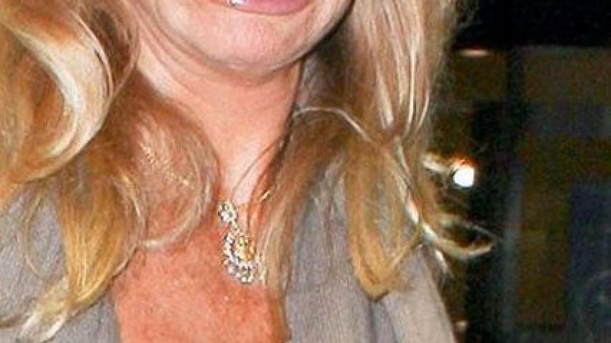 i s a blocat fata din cauza operatiilor estetice actrita de la hollywood care nu mai are expresie