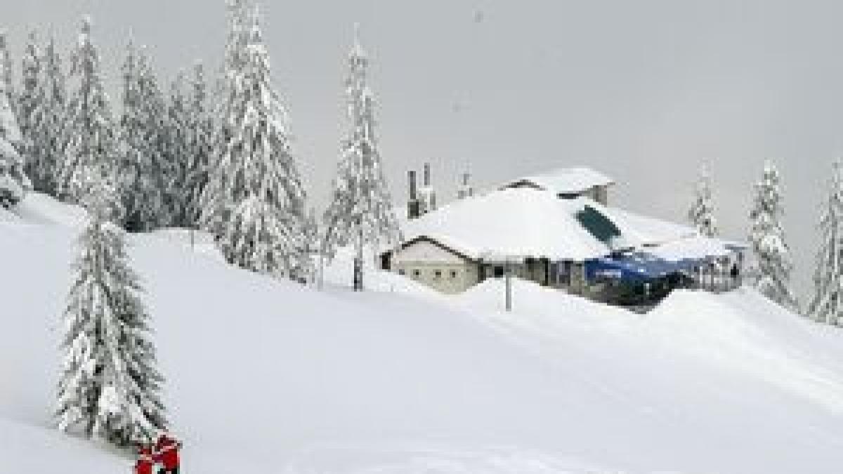 peste 100 de turisti blocati la cota 1400 din cauza zapezii