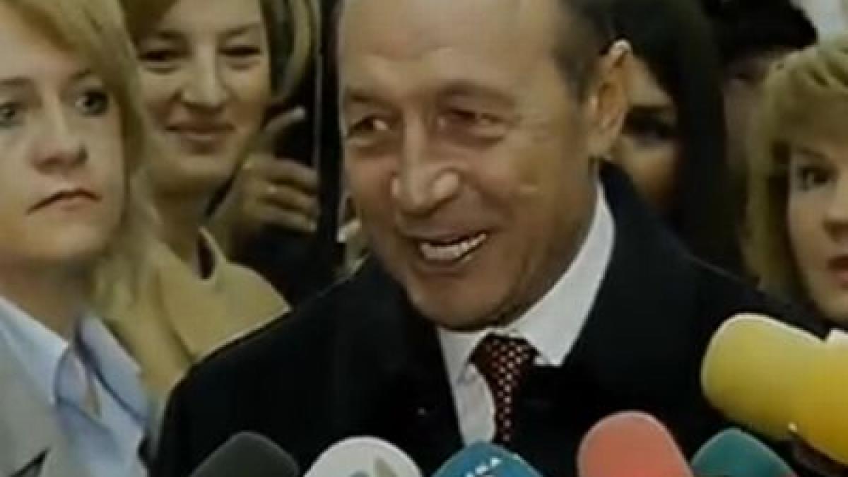 votez pentru continuitate in drumul spre vest basescu la vot alaturi de fiicele sale si de sotie