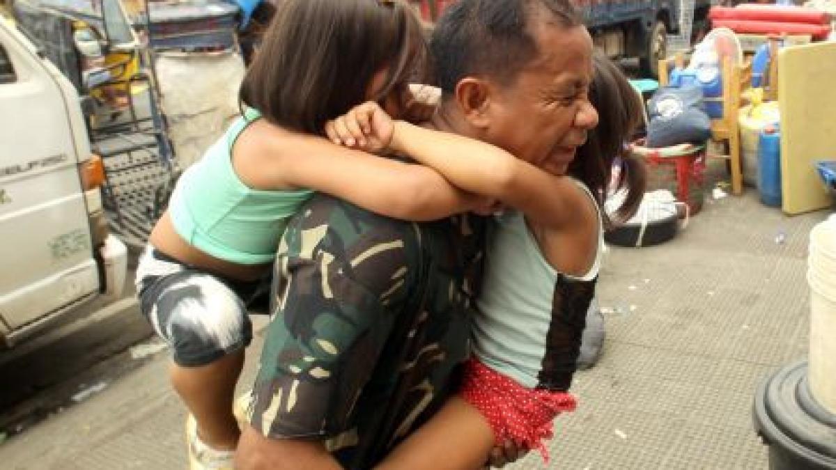 devastata de taifun o insula din sudul filipinelor a fost zguduita si de un cutremur puternic