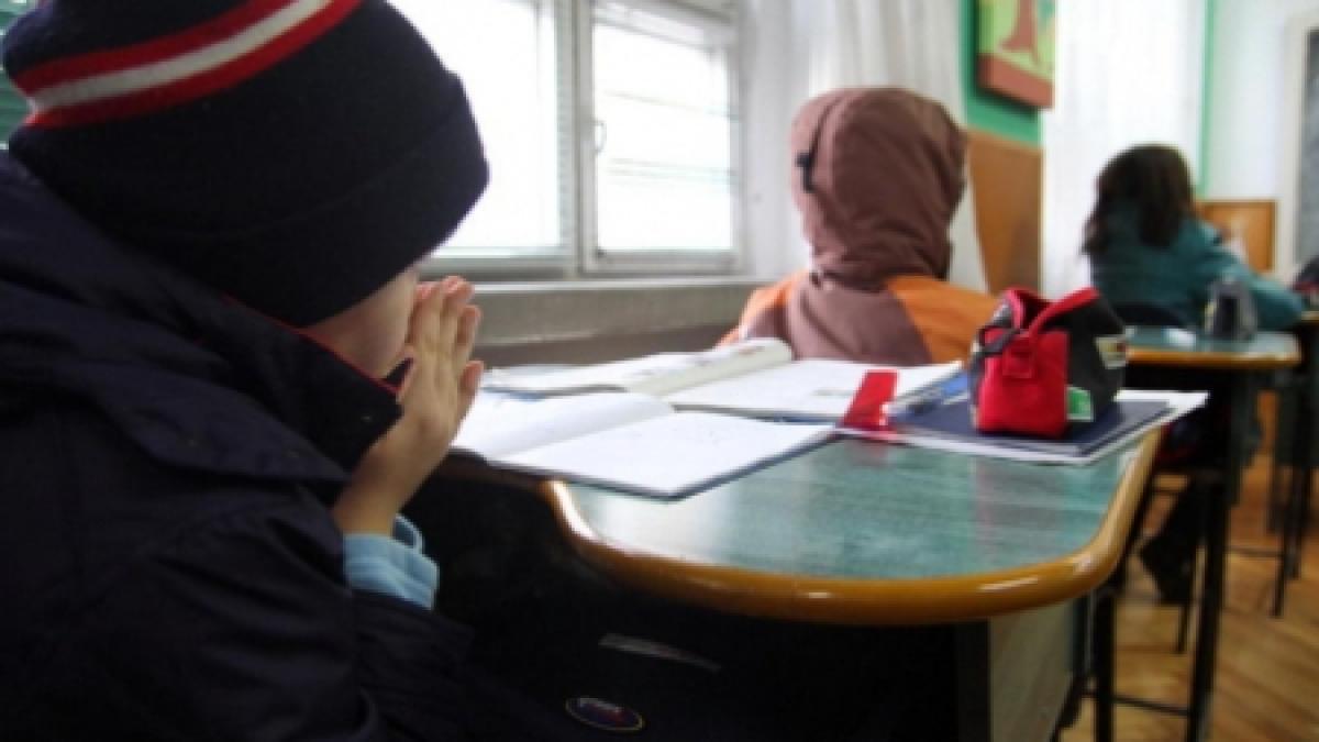 mects activitatea scolilor din 12 judete suspendata sau afectata de conditiile meteo