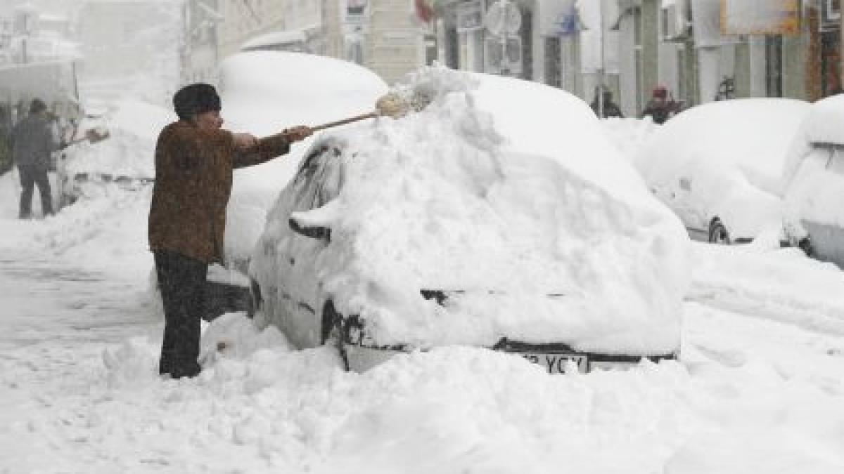 zeci de romani blocati in ungaria din cauza ninsorilor abundente