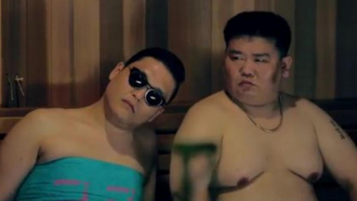 gangnam style are si o varianta de iarna asculta aici un colind de exceptie