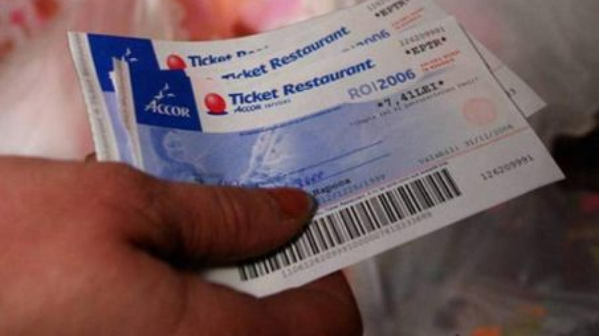 anul 2013 fara tichete de masa si bonuri cadou angajari inghetate si gratuitati limitate la cfr