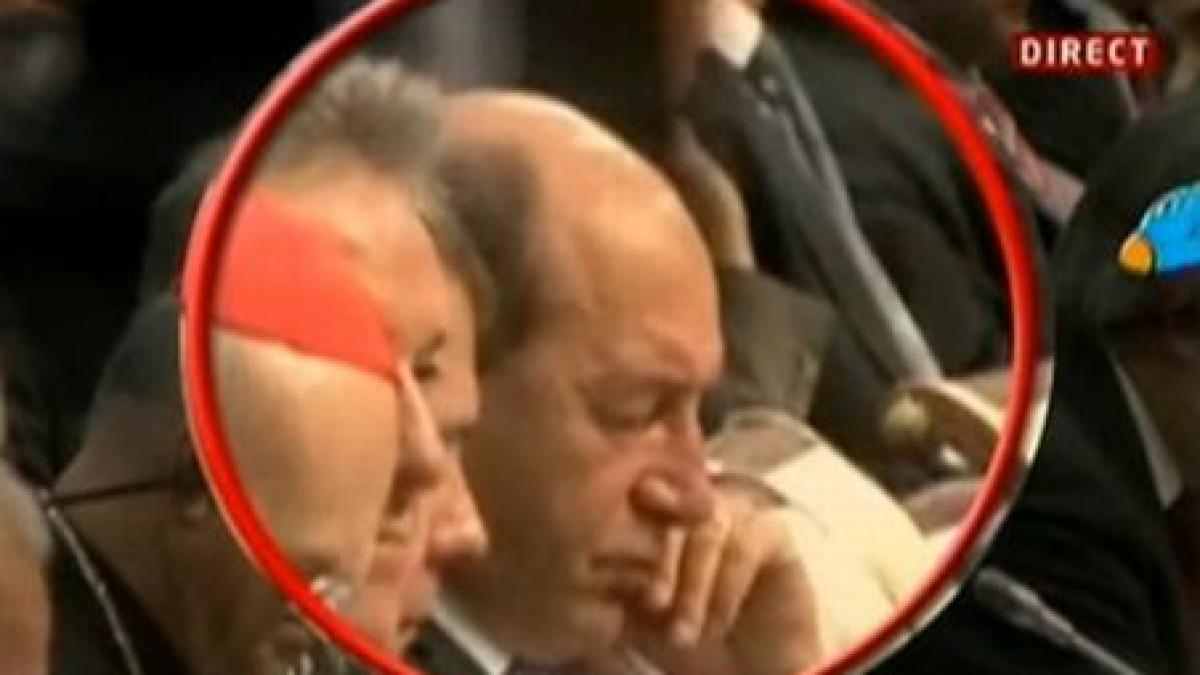 basescu doarme si viseaza ca cetatenii lui danseaza pacat ca este doar un vis