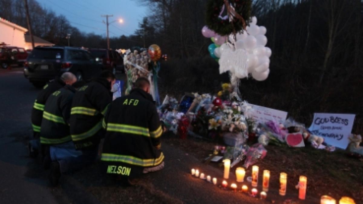 noi dezvaluiri despre atacatorul din connecticut mama sa l a retras din sistemul public de