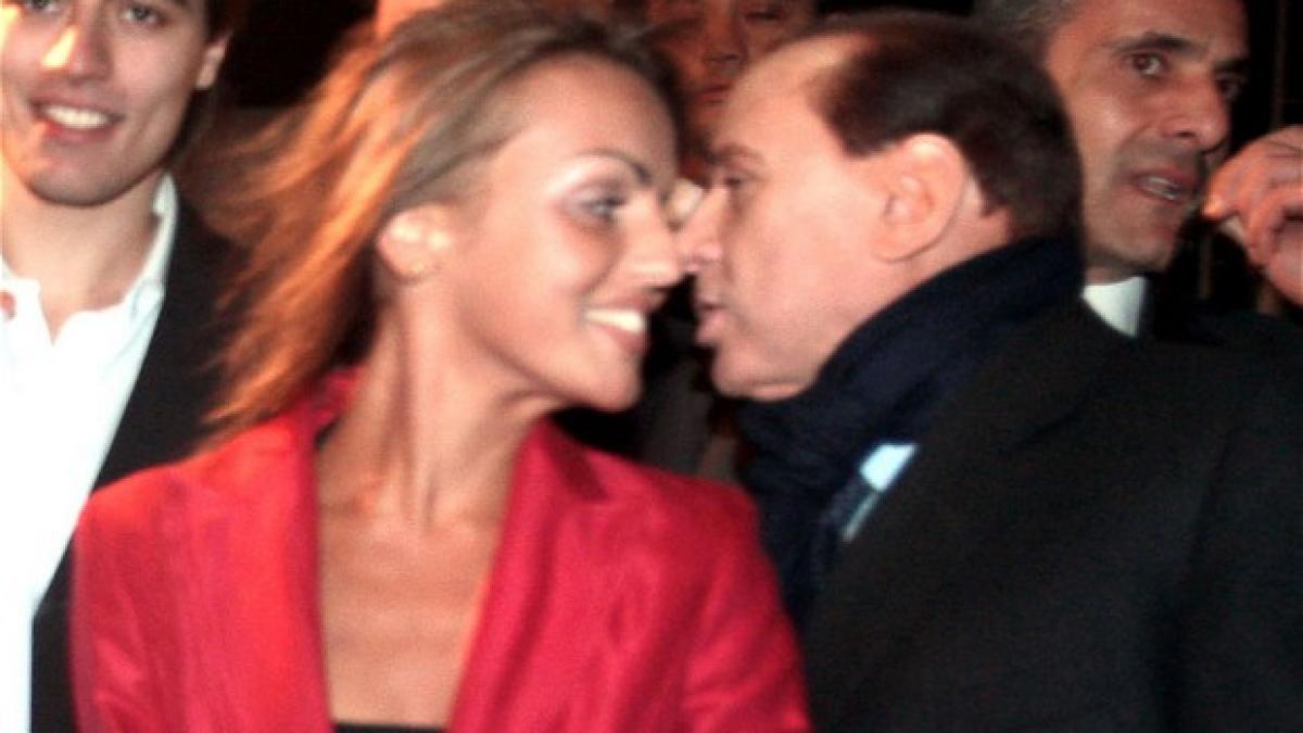 berlusconi s a logodit iubita lui o prezentatoare cu 49 de ani mai tanara