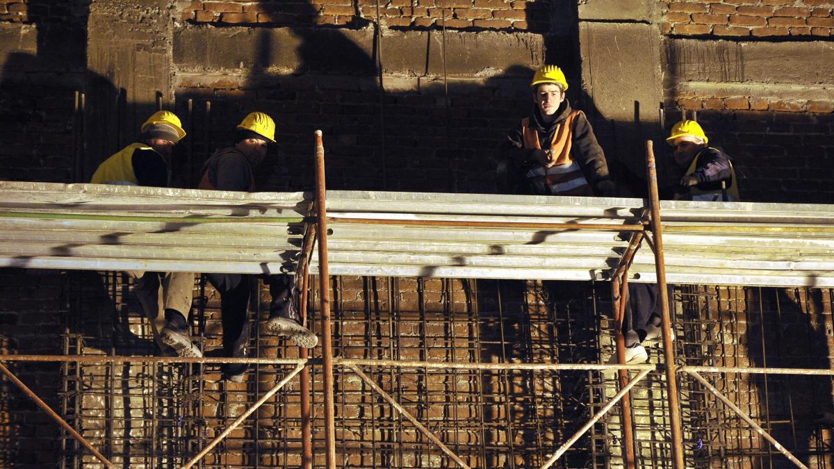 dau sah mat arhitectilor din lumea intreaga chinezii construiesc cea mai mare cladire din lume