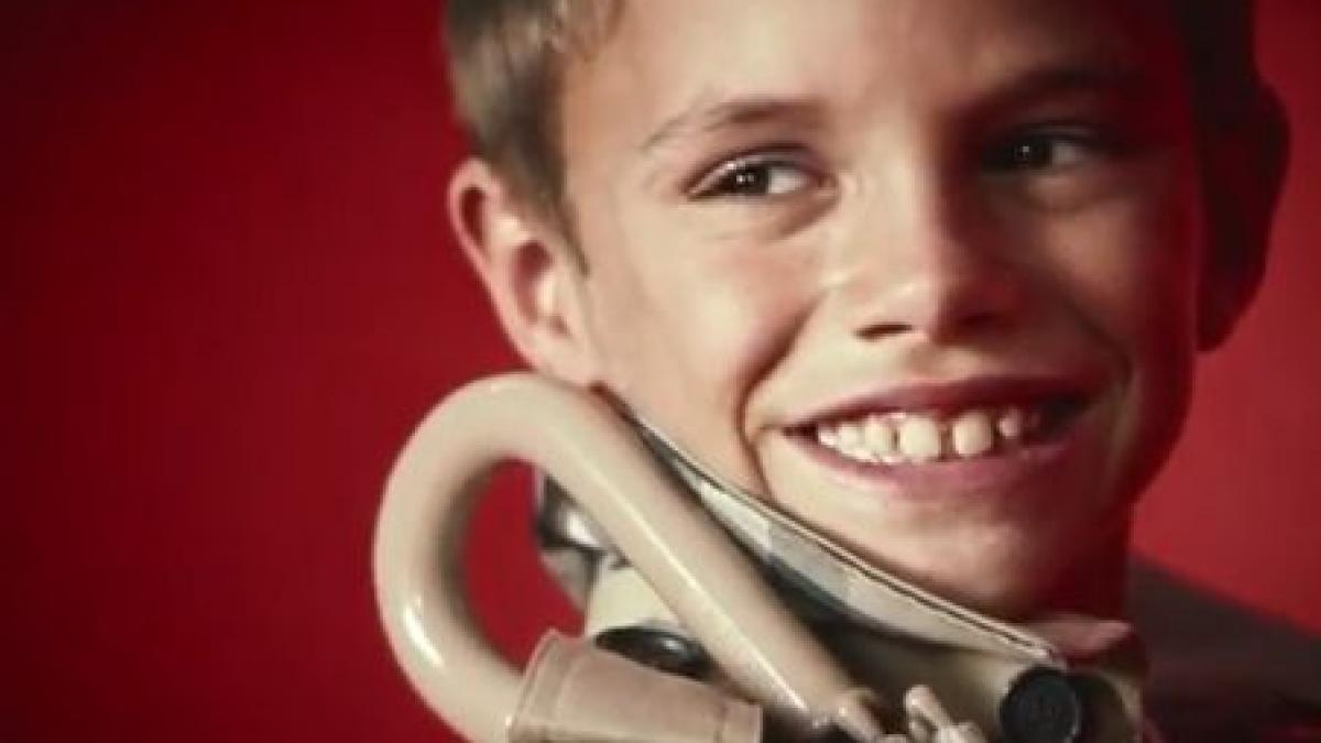 romeo beckham a devenit la varsta de 10 ani manechin pentru un brand de lux britanic