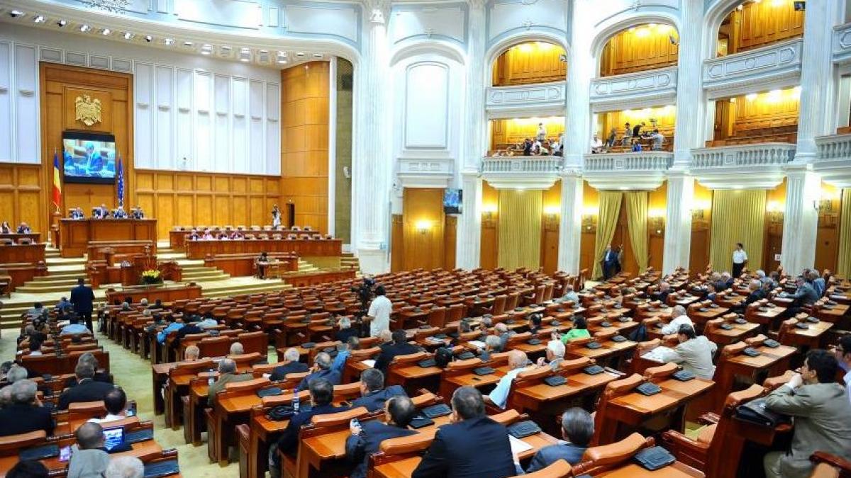 astazi au loc primele sedinte ale noului parlament