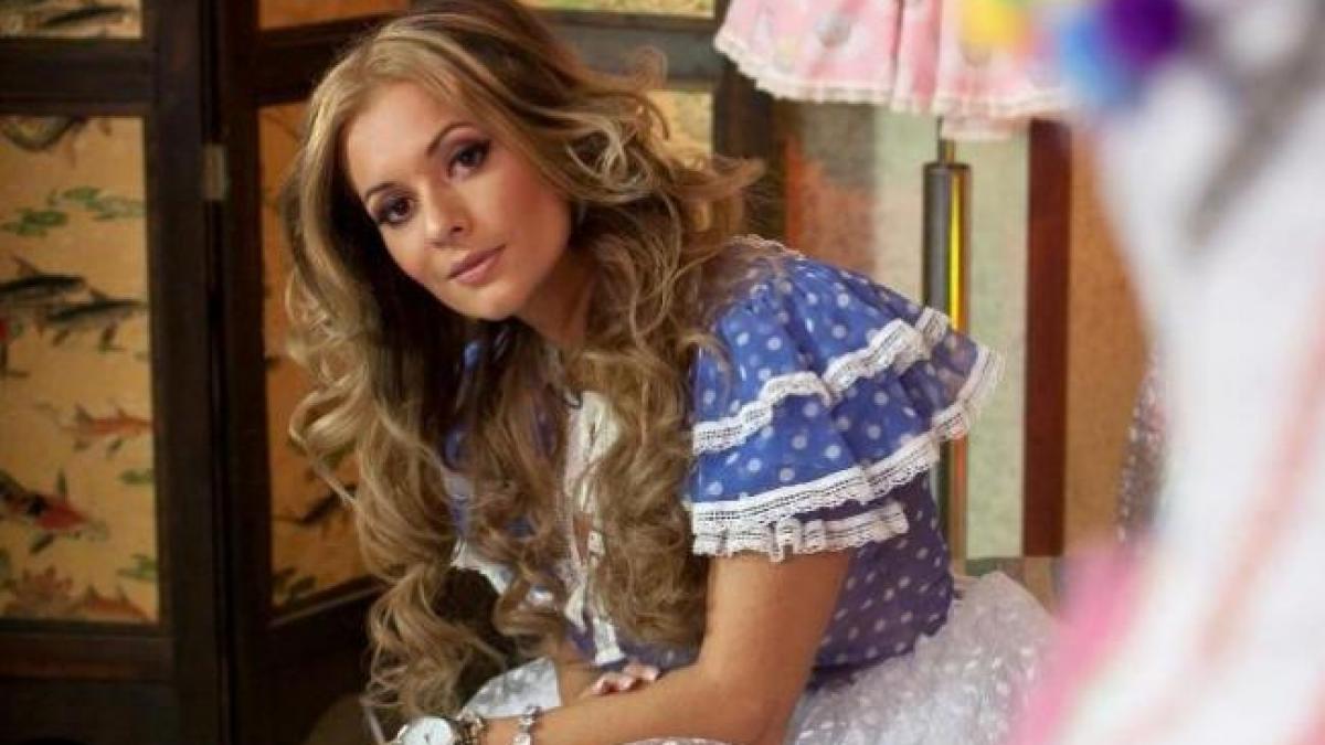 fashion alert sfaturi pentru tinuta de craciun de la designerul maria simion