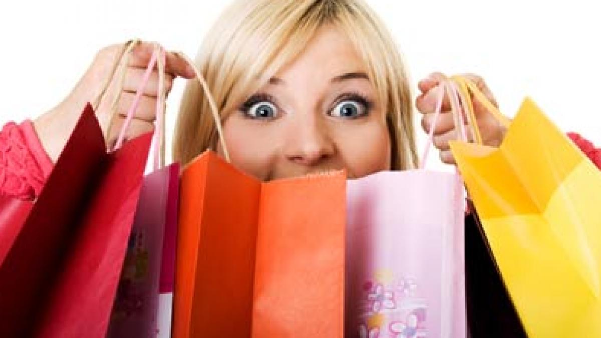 sarbatorile dau startul cumparaturilor vezi programul special al marilor magazine