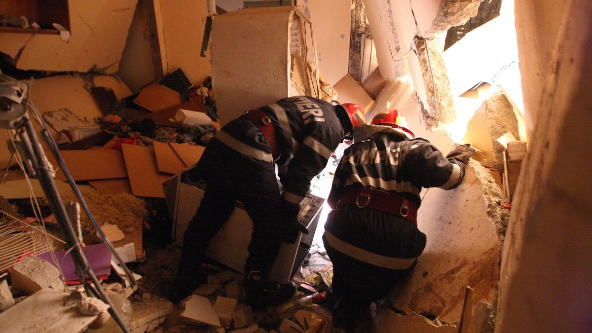 Cluj: O femeie a murit şi un bărbat a fost rănit în urma exploziei unei butelii