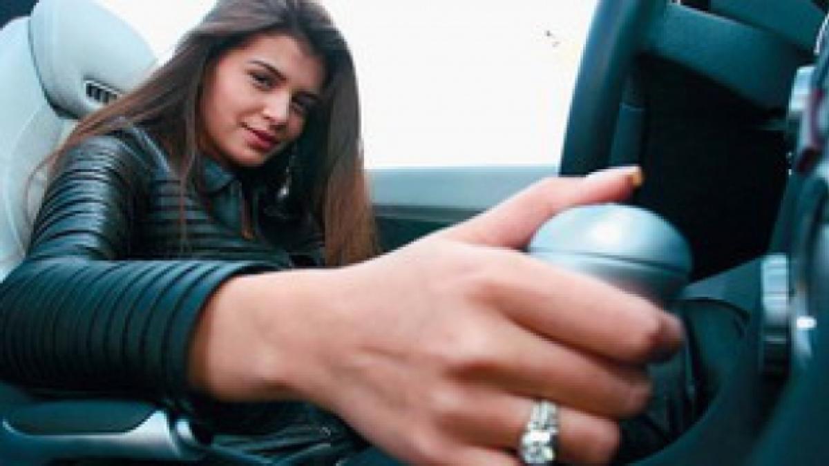 moni ex columbeanu da lovitura in america langa ce vedeta internationala s a pozat de aceasta data