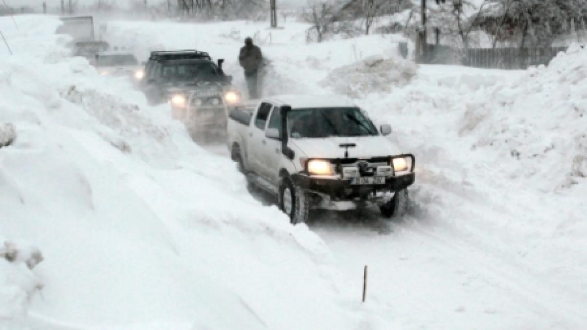 guvern 12 sate raman izolate in botosani din cauza zapezii iar 18 drumuri judetene sunt blocate in