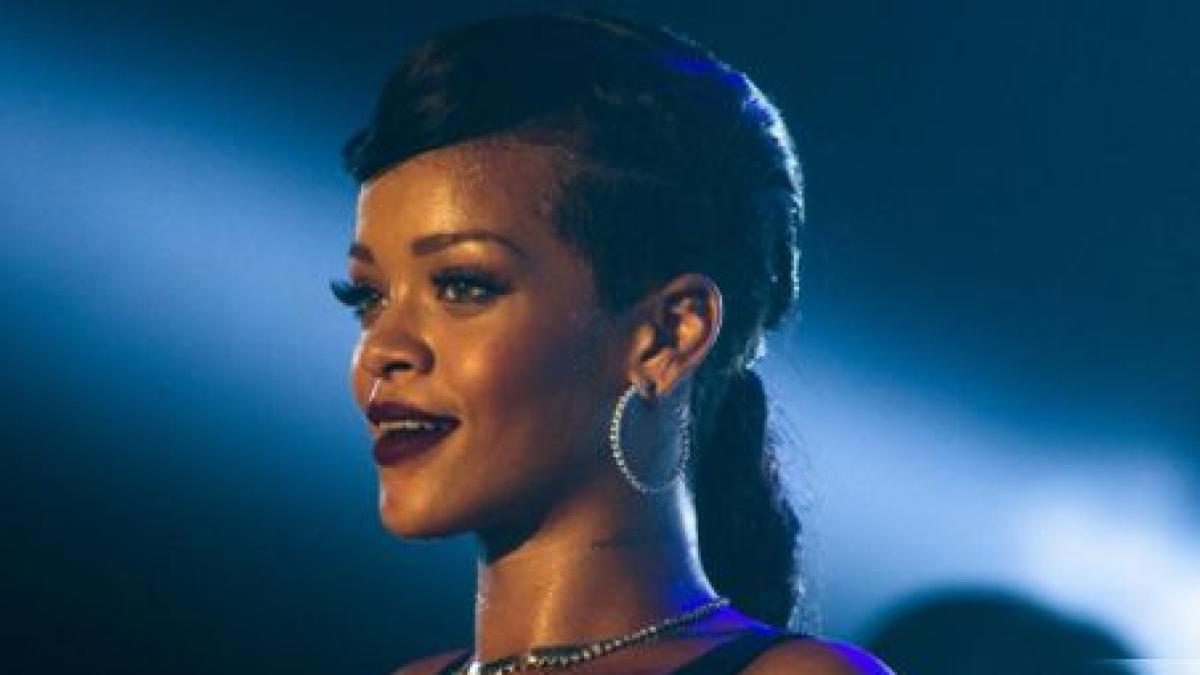 rihanna a donat aproape 2 000 000 dolari unui spital in semn de rasplatire fata de pamantul natal