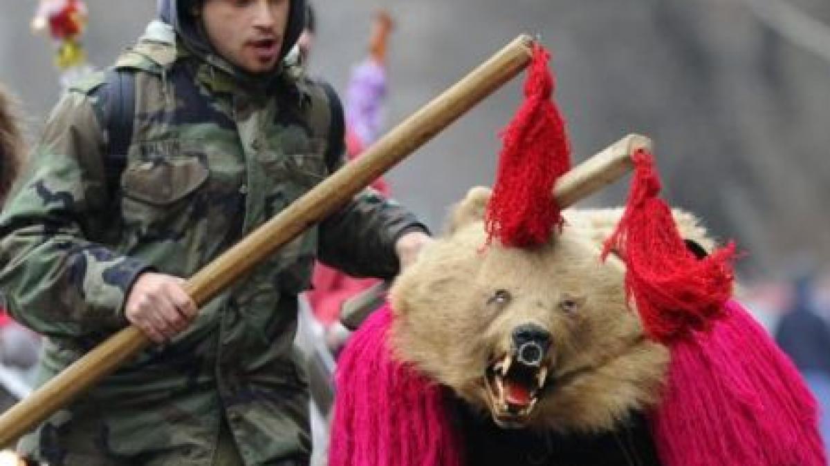 doi tineri din suceava au fost injunghiati de colindatori