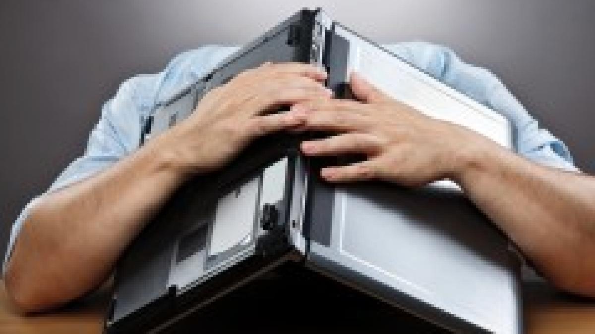 angajatul ideal in 2013 munca multa stres si ore suplimentare pe bani putini