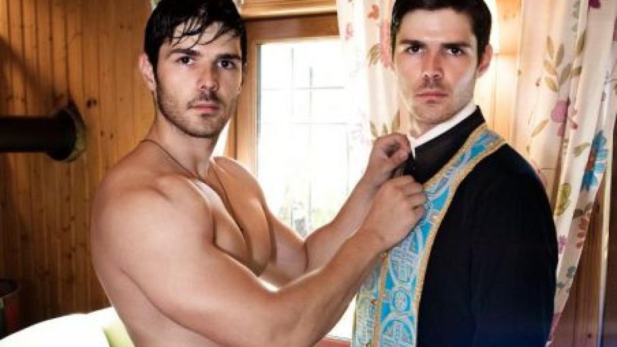 calendarul ortodox care a inflamat patriarhia romana asa zisi preoti romani in ipostaze provocatoare