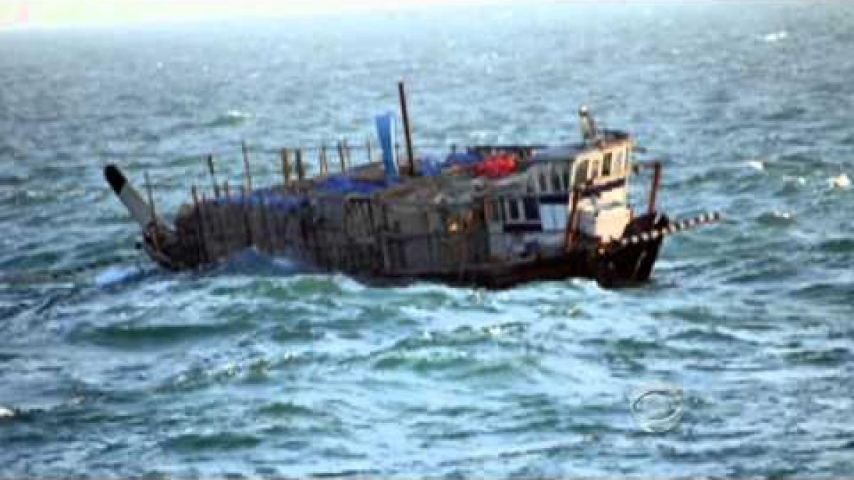 o nava iraniana de transport de marfa s a scufundat in apele emiratelor arabe unite