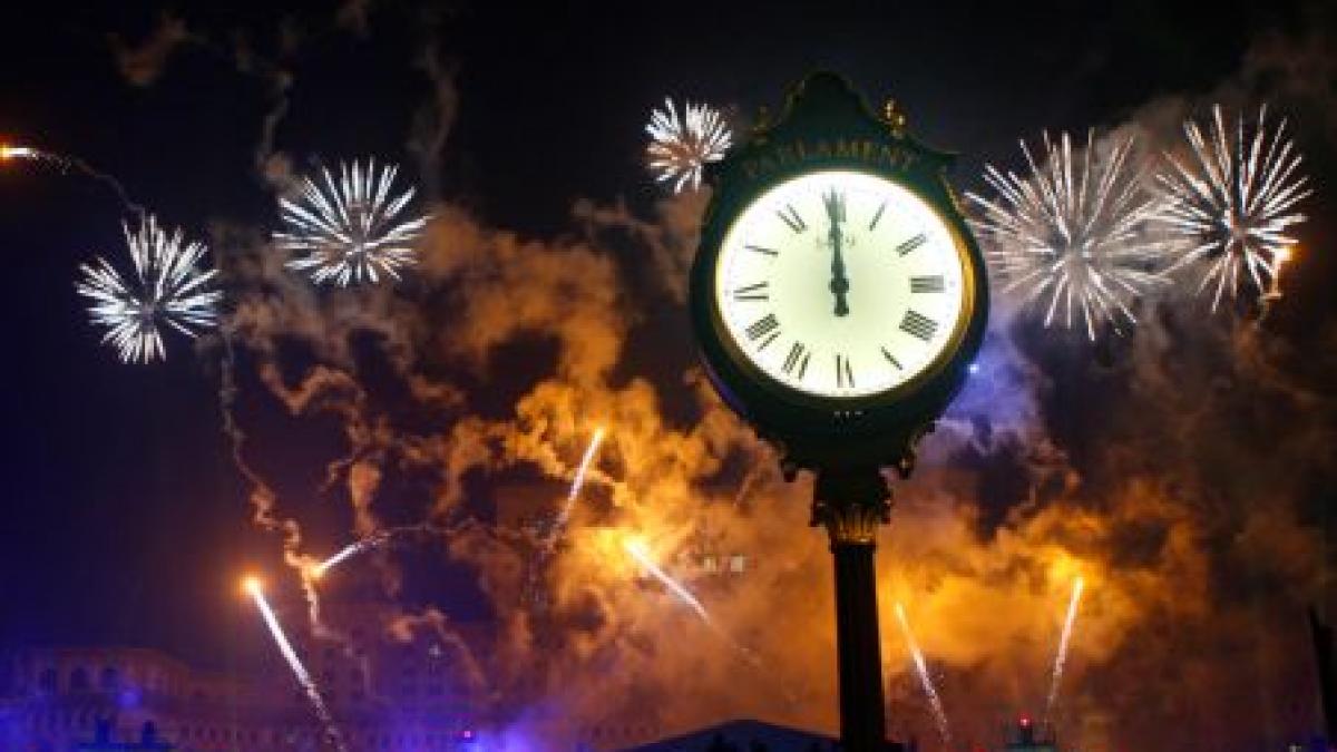 noaptea dintre ani plina cu traditii si superstitii cum sa treci cu dreptul in noul an