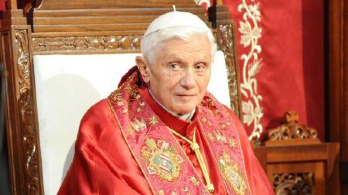 un roman a deranjat liturghia de anul nou a suveranului pontif puneti capat terorismului